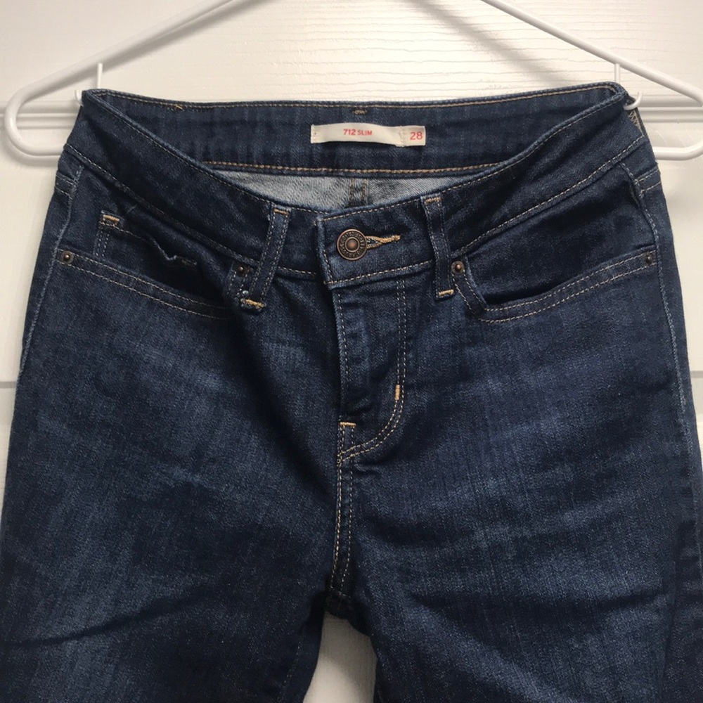 Levi’s dark wash 712 slim jeans